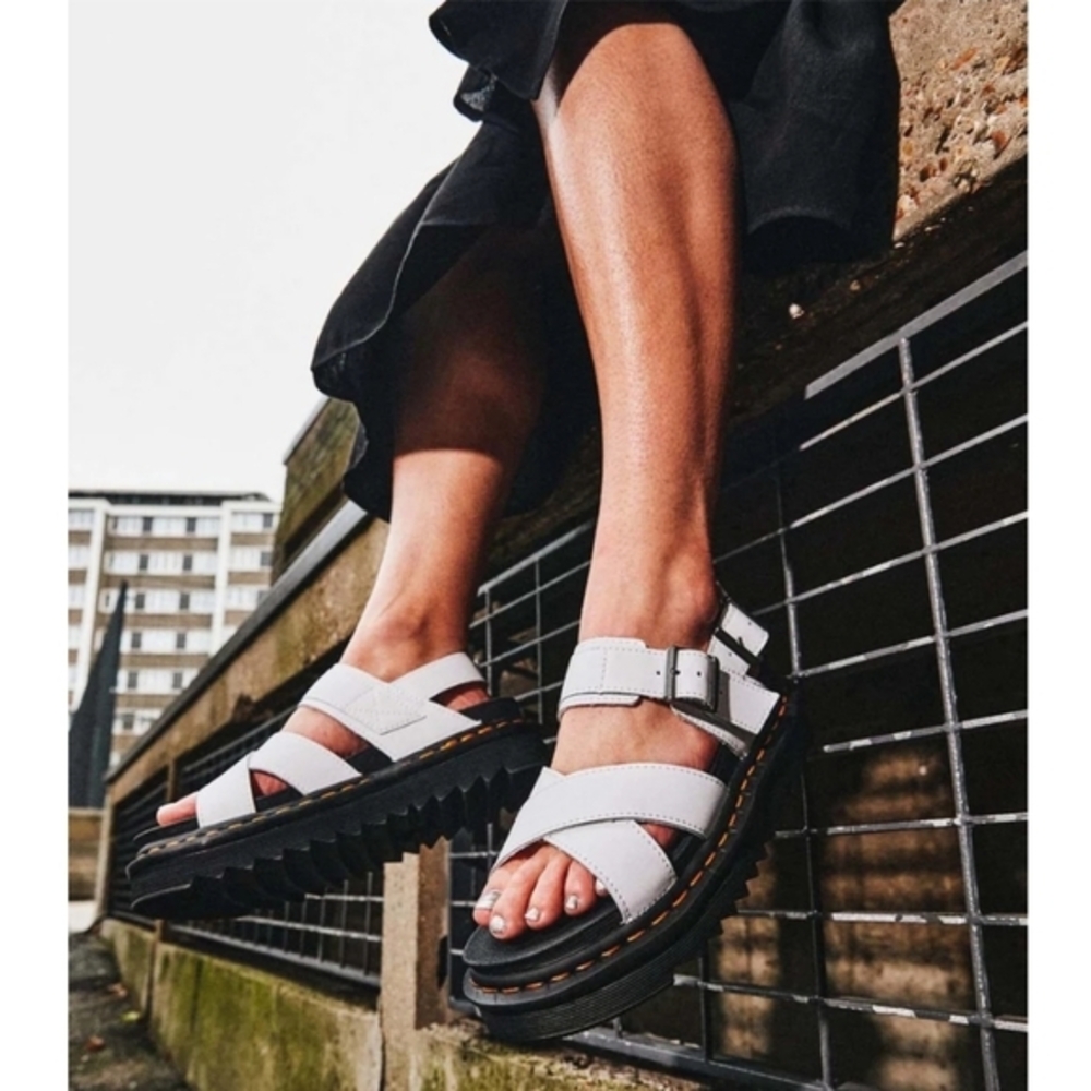 New Dr.Martens Voss II sandals,Platform,Hydro leather,9 adjustable‎